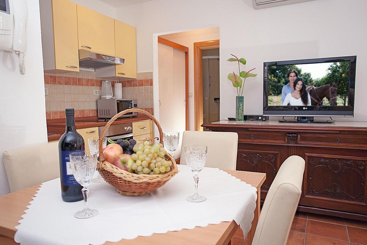 Apartments Linda Makarska Szoba fotó